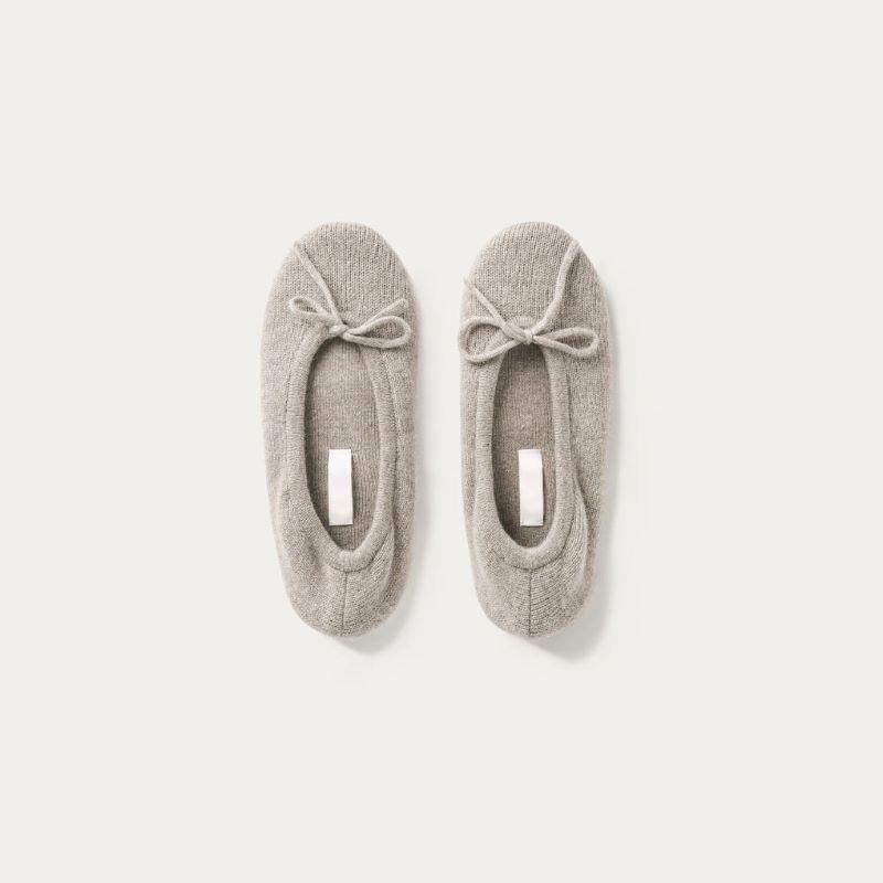 Slippers With Bow On Top Knitted In 100% Cashmere